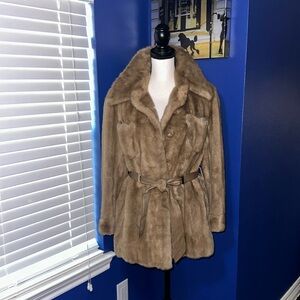 🧥 Vintage 1960s Grandella Faux Fur Coat – Neiman Marcus Estate Find
